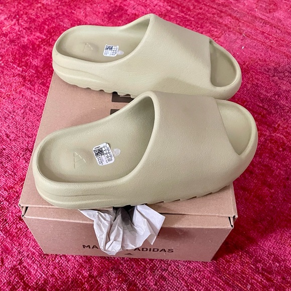 EUC sz 6 adidas YZY Yeezy Slides Resin main image 11